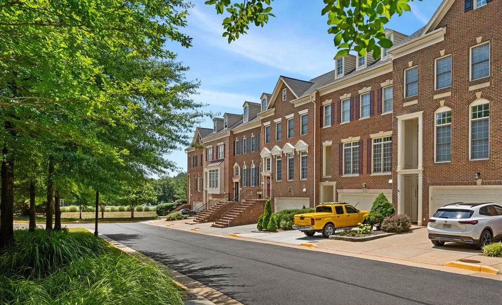 Row of townhomes at the Ridges at Edsall
